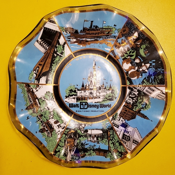 Walt Disney World Vintage 70s Magic Kingdom Scalloped Glass Souvenir Dish - Picture 3 of 10